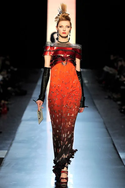 Look 26